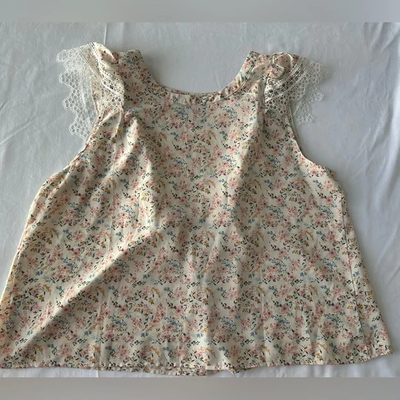 WEEK & Floral Lace Trim Women's Top - Picture 7 of 8